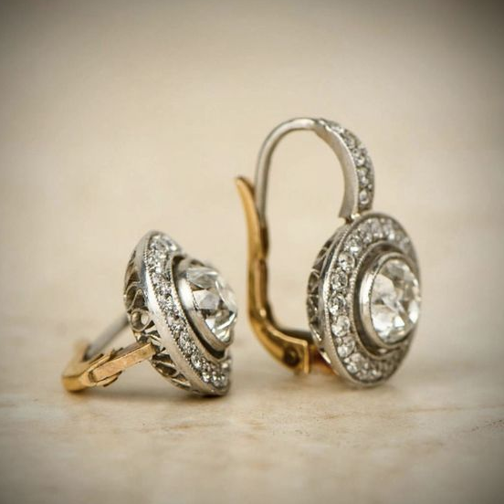 Celestia™ | Brincos Vintage em Prata com Zircónias 